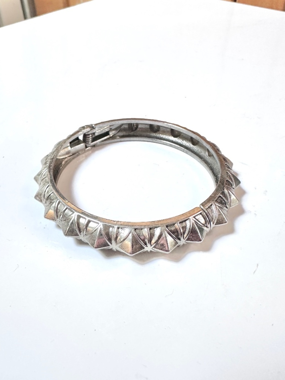 💫 3/$30 💫 Antiqued Silver Gothic Arch Pyramid Stud Bangle